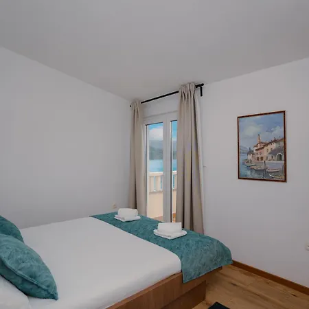 Hema Apartament *